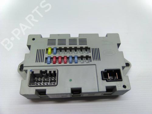 Used Fuse box JAGUAR XE (X760) 2.0 D (180 hp) 19862979