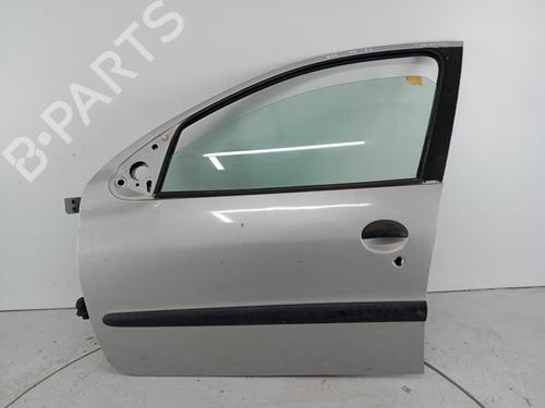 Used Left front door PEUGEOT 206 Hatchback (2A/C) 1.1 i (60 hp) 32726644