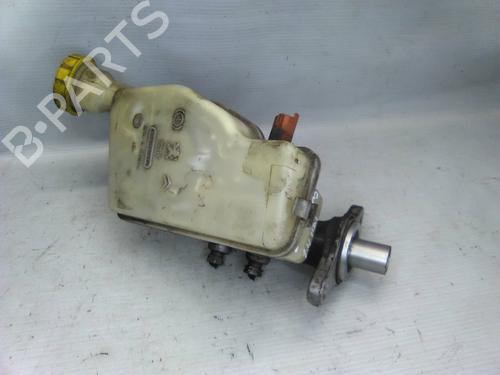 Used Brake master cylinder PEUGEOT 208 I (CA_, CC_) 1.4 HDi (68 hp) 19813143