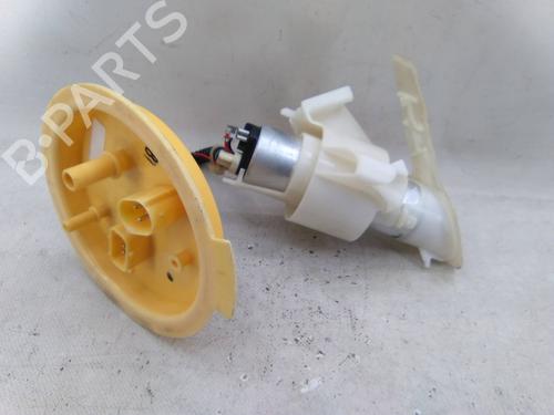 Used Fuel pump BMW 5 (F10) 520 d (200 hp) 30299553