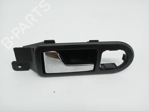 Venstre foran invendig håndtak VW PASSAT B5.5 (3B3) 1.9 TDI (101 hp) 31323068