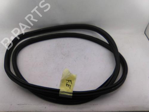 Used Rubber door seal BMW 1 (F20) 118 d (136 hp) 24371122