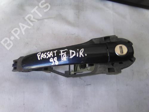 Used Front right exterior door handle VW PASSAT B5 (3B2) 1.6 (101 hp) 19834260