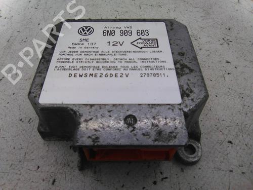 Used ECU airbags VW GOLF III (1H1) 1.9 TD, GTD (75 hp) 19817897