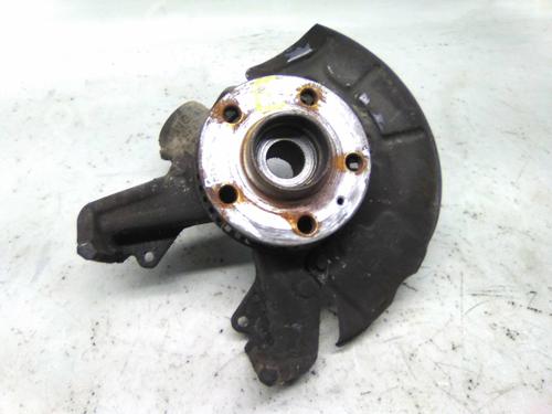 Used Left front steering knuckle VW BORA I (1J2) 1.9 TDI (90 hp) 19874345