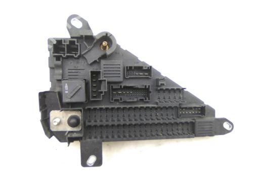Used Fuse box BMW 5 (E60) 520 d (150 hp) 19844134
