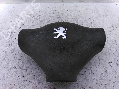 Used Driver airbag PEUGEOT 206 Hatchback (2A/C) 1.4 i (75 hp) 19863162