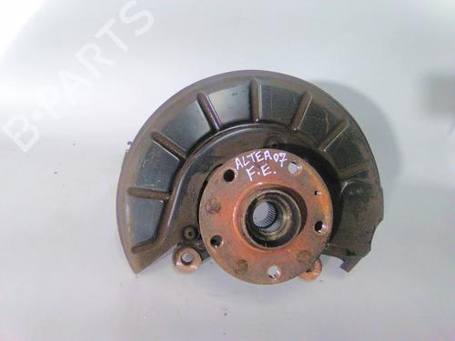 Used Left front steering knuckle SEAT ALTEA (5P1) 2.0 TDI (136 hp) 22935862