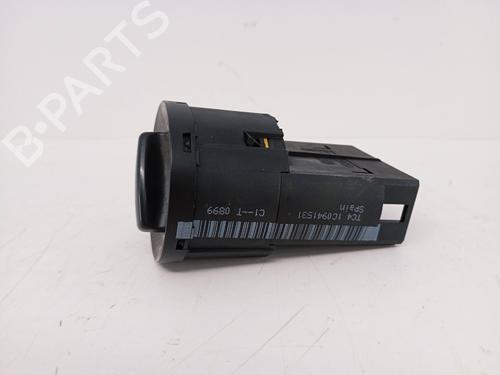 Lichtschalter für VW GOLF IV (1J1) 1.4 16V (75 hp) 33178884