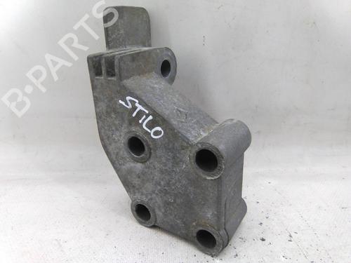 Used Engine mount FIAT STILO (192_) 1.2 16V (192_XA1B) (80 hp) 29480346