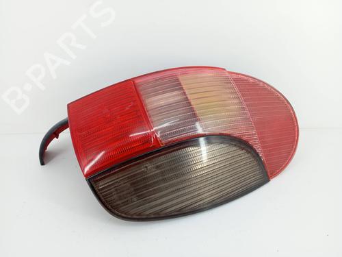 Used Right taillight PEUGEOT 306 Hatchback (7A, 7C, N3, N5) 1.4 (75 hp) 31667955