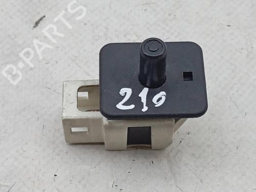 Autre MERCEDES-BENZ E-CLASS (W210) E 220 D (210.004) | BP28044335O1