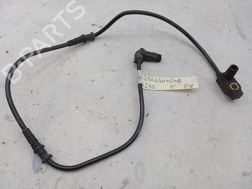 Altro MERCEDES-BENZ E-CLASS (W210) E 220 D (210.004) (95 hp) 28357982