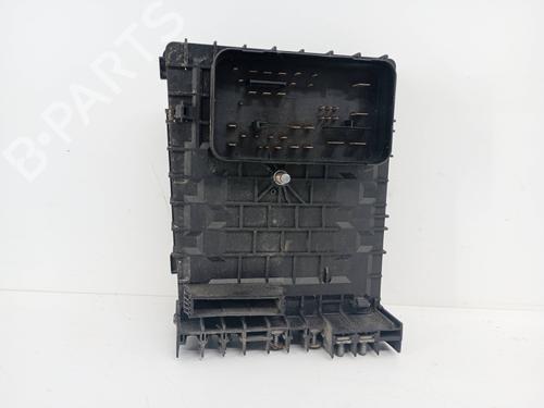 Used Fuse box VW GOLF V (1K1) 2.0 TDI (136 hp) 32429920