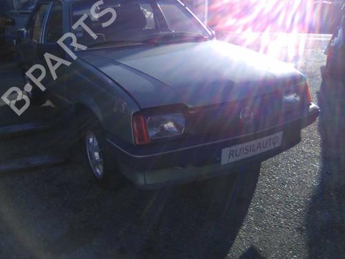 Pièces Détachées Usagées OPEL ASCONA C Hatchback (J82) 1.6 (F68, M68) (75 hp) 1820548
