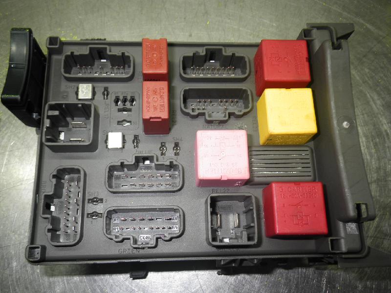 Boîte à Fusibles RENAULT ESPACE IV (JK0/1_) 2.0 (JK0A, JK1D, JK0N Boîte à Fusibles RENAULT ESPACE IV (JK0/1_) 2.0 (JK0A, JK1D, JK0N