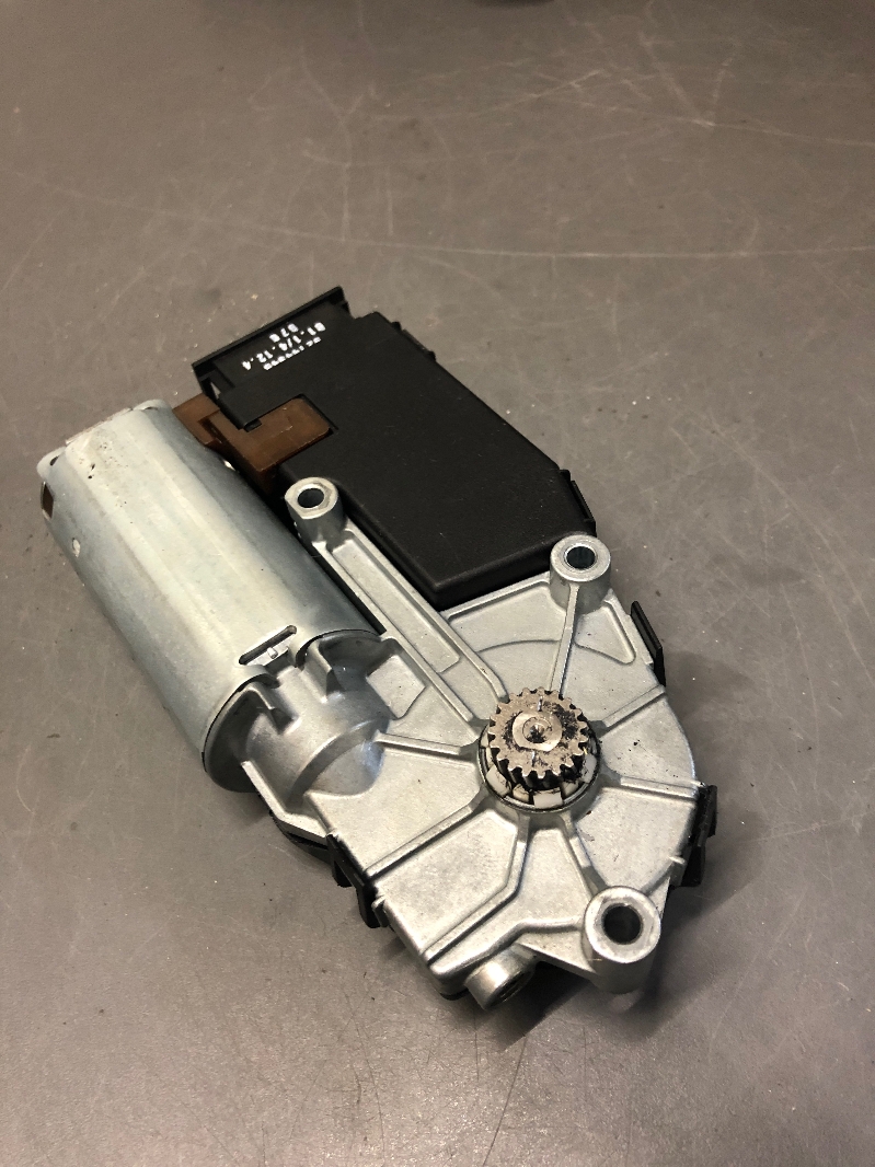 Sunroof engine VW EOS (1F7, 1F8) 2.0 TDI 9211618 BParts