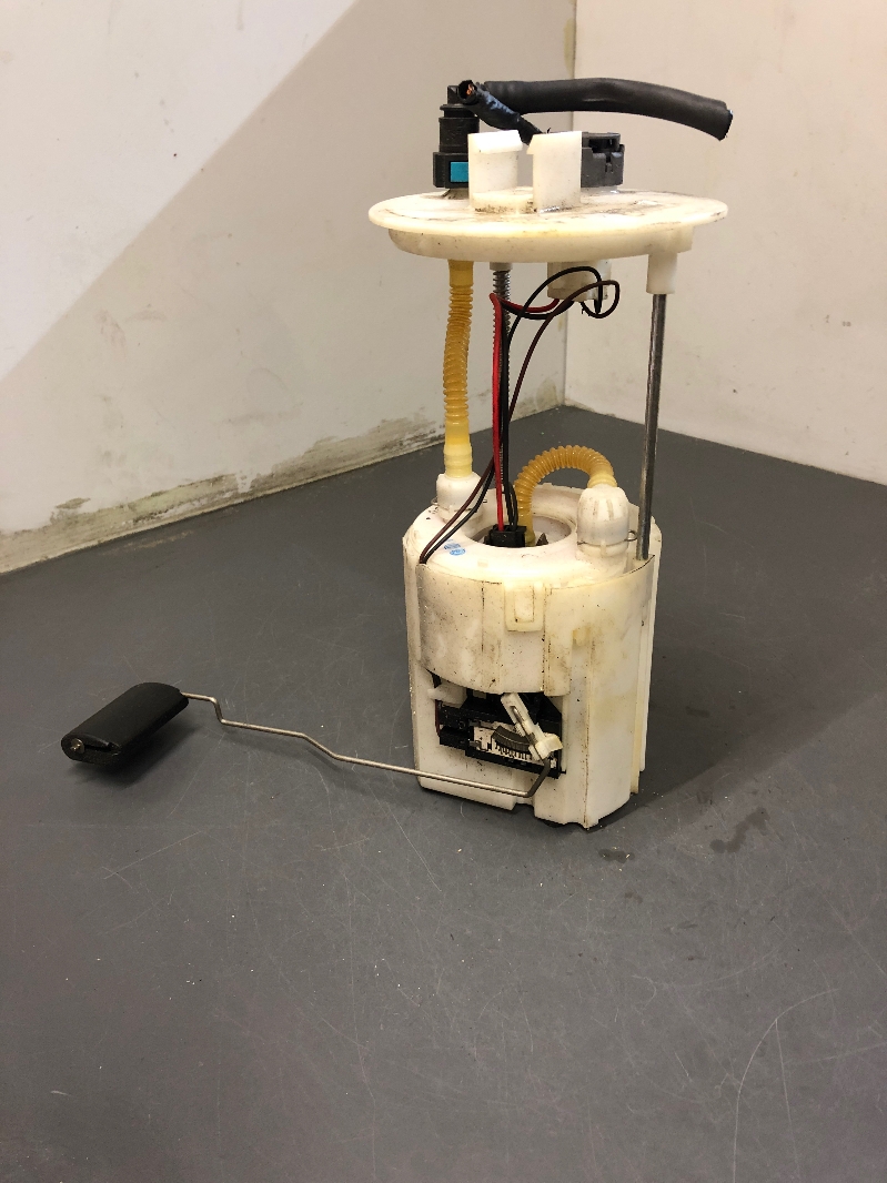 Fuel pump HYUNDAI SANTA FÉ II (CM) 2.0 CRDi 4x4 HYUNDAI 311102W400 BParts