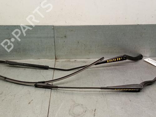 front-windshield-wiper-arm-opel-corsa-e-x15-2014-32281023 main image