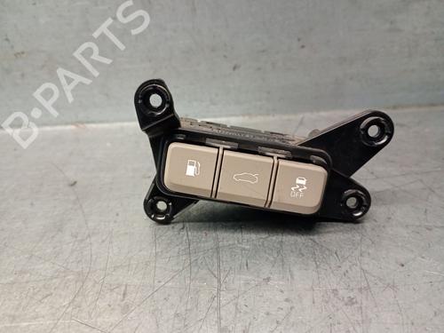 switch-kia-optima-jf-2015-31850091 main image