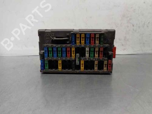 Used Fuse box CITROËN XSARA (N1) 1.9 D (70 hp) 6873112
