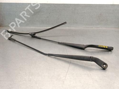 Used Front windshield wiper arm VW POLO (9N_, 9A_) 1.4 16V (75 hp) 27669678