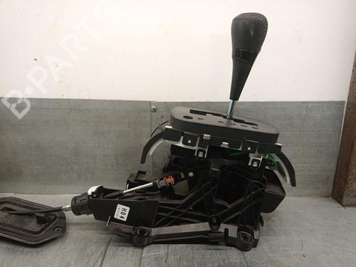 Gear lever TOYOTA YARIS (_P13_) 1.5 Hybrid (NHP130_) | BP25239075M90 