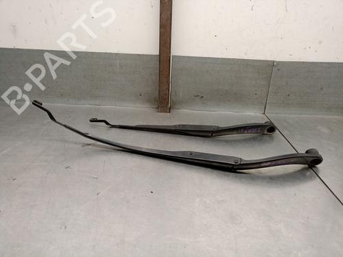 Used Front windshield wiper arm Front windshield wiper arm KIA SPORTAGE IV (QL, QLE) 1.6 CRDi AWD (136 hp) 36363148 36363148