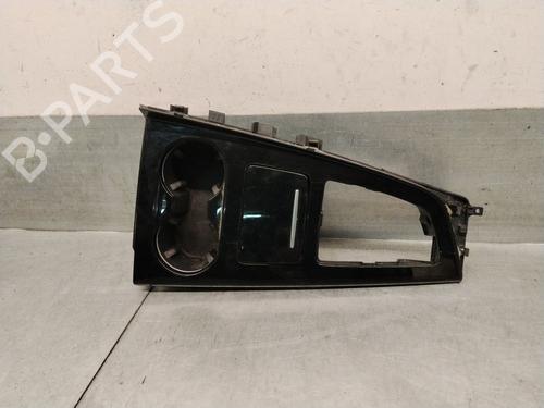 Console centrale Console centrale AUDI A5 Sportback (F5A, F5F) 30 TDI Mild Hybrid (136 hp) 36500399 36500399