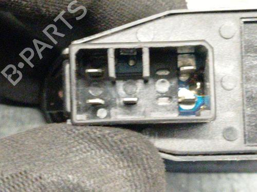 Right front window switch HYUNDAI SANTAMO 2.0 16V | BP27883818I26 