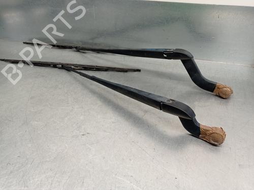 Used Front windshield wiper arm LAND ROVER DISCOVERY III (L319) [2004-2009]  10309693