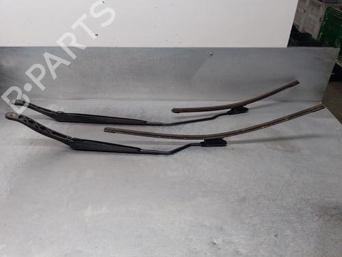 Used Front windshield wiper arm RENAULT MEGANE IV Hatchback (B9A/M/N_) [2015-2025]  16165643