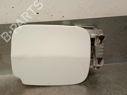 Używane Klapa wlewu paliwa DACIA DUSTER (HS_) 1.5 dCi (HSAJ) (90 hp) 28318391