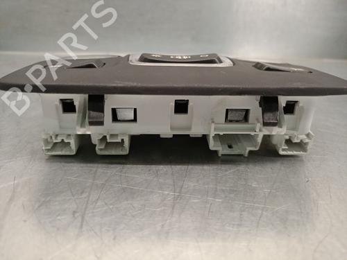 Interior roof light PEUGEOT 3008 II SUV (MC_, MR_, MJ_, M4_) 1.6 BlueHDi 120 | BP27506455I8 