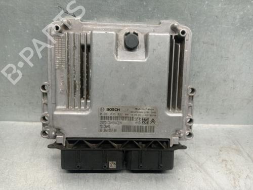 Używane Sterownik / Moduł silnika PEUGEOT 308 II (LB_, LP_, LW_, LH_, L3_) 1.5 BlueHDI 100 (102 hp) 32182307