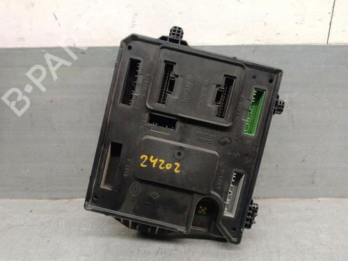 Used Electronic module RENAULT MEGANE III Hatchback (BZ0/1_, B3_) 1.5 dCi (BZ0C) (90 hp) 31015176