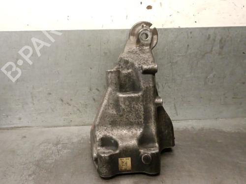 Used Engine mount Engine mount MERCEDES-BENZ E-CLASS T-Model (S212) E 200 CDI / BlueTEC (212.205, 212.206) (136 hp) 36092194 36092194