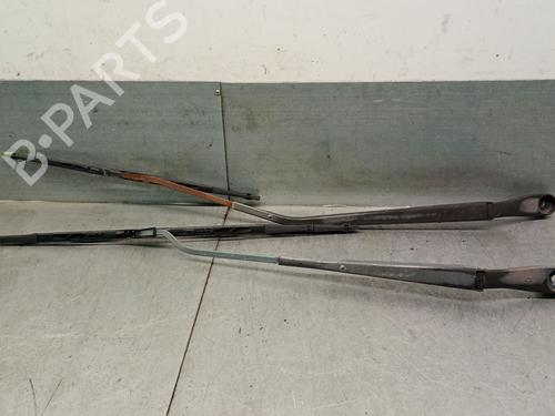 Used Front windshield wiper arm KIA CERATO I Saloon (LD) 2.0 CRDi (112 hp) 30520158