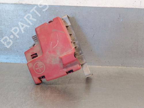 Used Fuse box RENAULT MASTER III Van (FV) 2.3 dCi 125 FWD (FV0C, FV0D, FV0G, FV0H, FV0J, FV0K,... (125 hp) 30078763