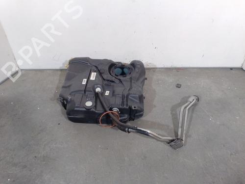 Used Fuel tank VOLVO V40 Hatchback (525) D2 (120 hp) 24925585
