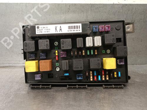 Used Fuse box Fuse box OPEL ASTRA H (A04) 1.7 CDTI (L48) (100 hp) 39992339 39992339