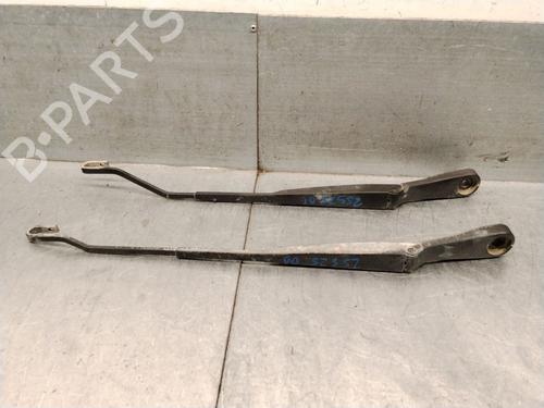 Used Front windshield wiper arm Front windshield wiper arm 36996635 36996635