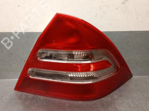 Højre baglygte MERCEDES-BENZ C-CLASS (W203) C 180 Kompressor (203.046) (143 hp) 30656383