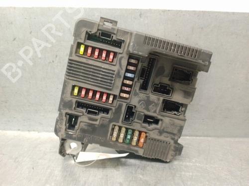 fuse-box-renault-scenic-ii-jm01_-2003-2004-2005-2006-2007-2008-2009-2010-32989017 main image