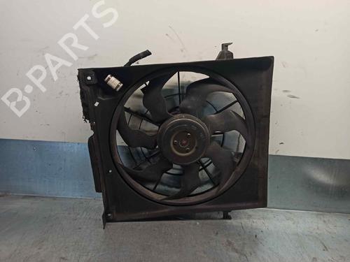 Used Radiator fan HYUNDAI i30 Estate (FD) 1.6 CRDi (90 hp) 7098421