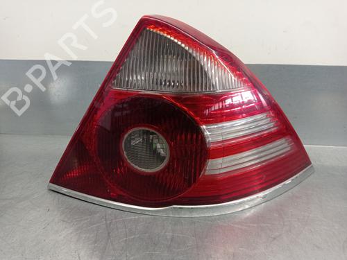 Used Right taillight FORD MONDEO III Saloon (B4Y) [2000-2007]  10312274