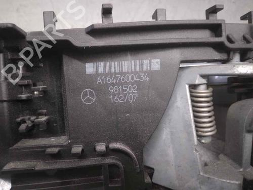 Rear right exterior door handle MERCEDES-BENZ M-CLASS (W164) ML 320 CDI 4-matic (164.122) | BP10330843C130 