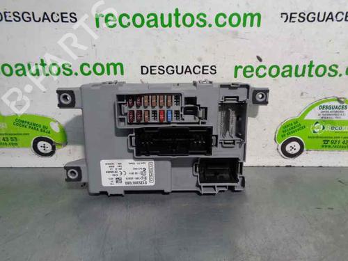 Used Fuse box Fuse box 5585323 5585323