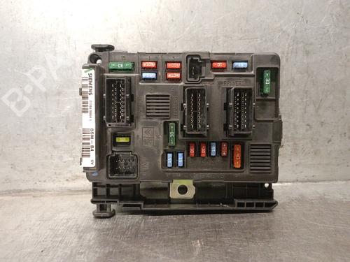 Used Fuse box Fuse box 38440453 38440453
