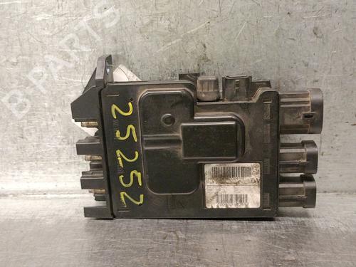 Used Fuse box Fuse box RENAULT MEGANE III Hatchback (BZ0/1_, B3_) 1.5 dCi (106 hp) 34175050 34175050